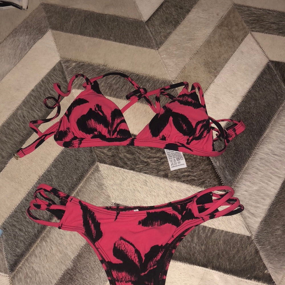 Swimsuit set! Pink and black